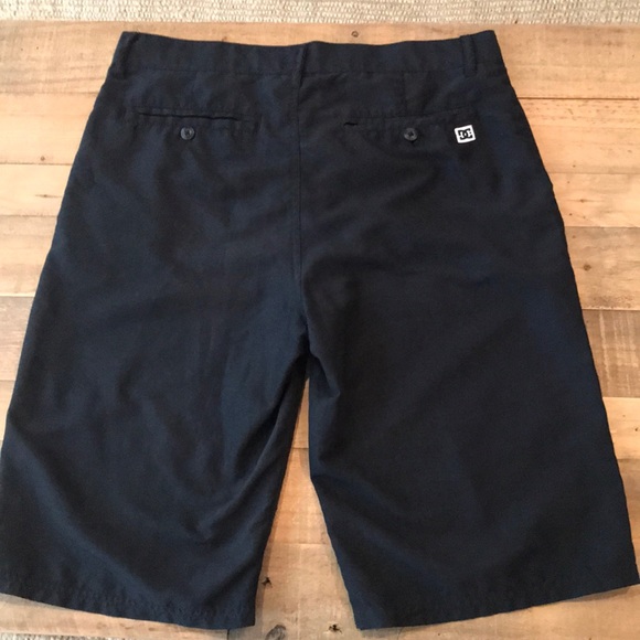 🔴3/$20 DC MENS SHORTS SIZE 32 - Picture 2 of 5